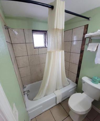 Imagen de la habitación del Motel Plaza, Joplin Area. Foto 8