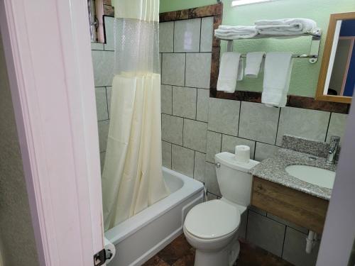 Imagen de la habitación del Motel Plaza, Joplin Area. Foto 13