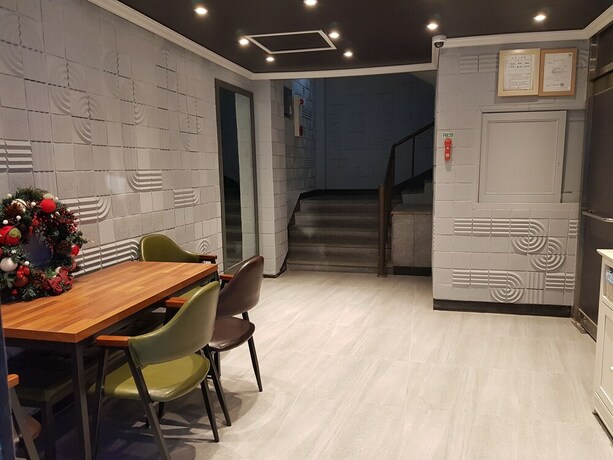 Imagen de los interiores del Motel Pusaninn. Foto 19