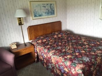 Imagen de la habitación del Motel Rainbow, Watertown. Foto 4