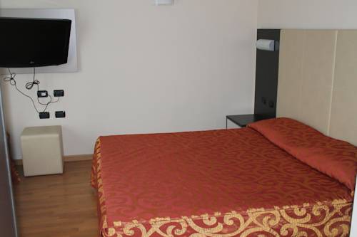 Imagen de la habitación del Motel Raya Hotel. Foto 5