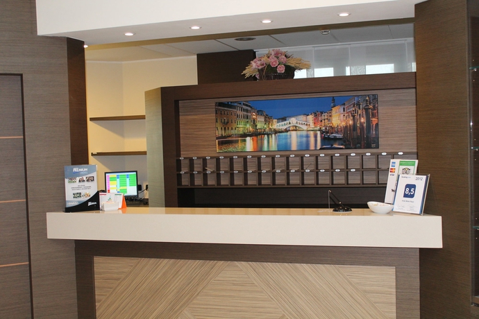 Imagen de los interiores del Motel Raya Hotel. Foto 8