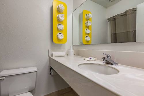 Imagen de la habitación del Motel Red Lion Inn and Suites Pontoon Beach. Foto 12