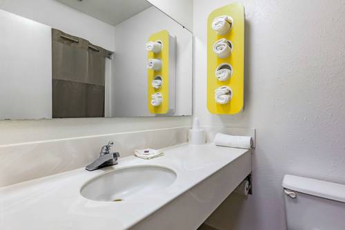 Imagen de la habitación del Motel Red Lion Inn and Suites Pontoon Beach. Foto 14
