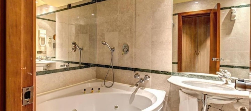 Imagen de la habitación del Motel Regal, Abbiategrasso. Foto 17