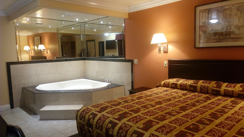 Imagen de los interiores del Motel Regency Of Brea. Foto 13