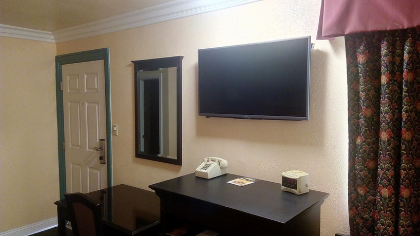 Imagen de la habitación del Motel Regency Of Brea. Foto 7