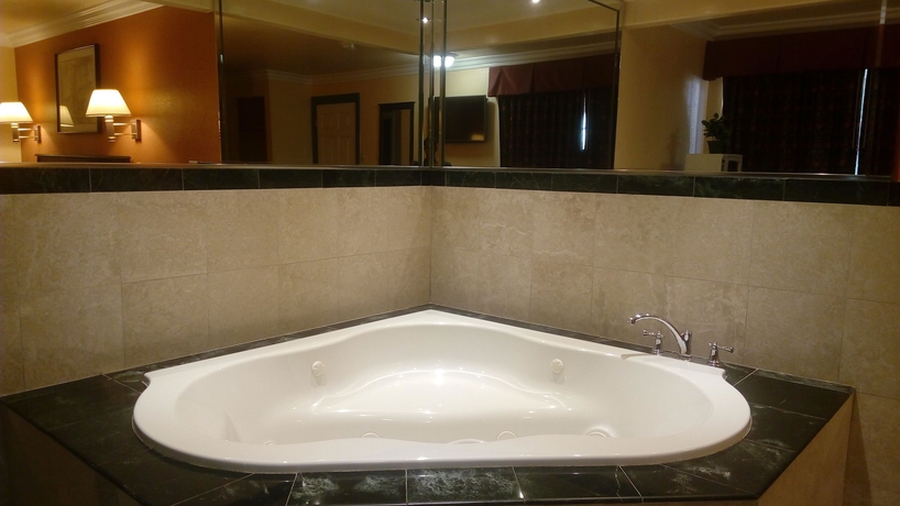 Imagen de la habitación del Motel Regency Of Brea. Foto 8