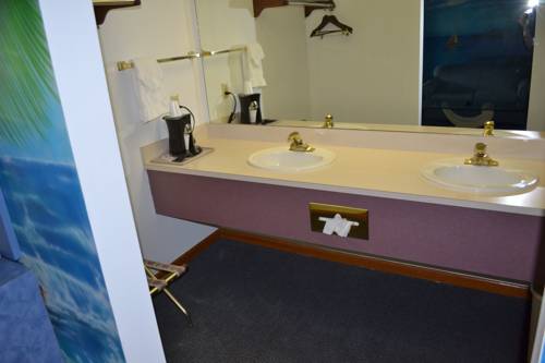 Imagen de la habitación del Motel Relax Inn And Suites Omaha. Foto 8