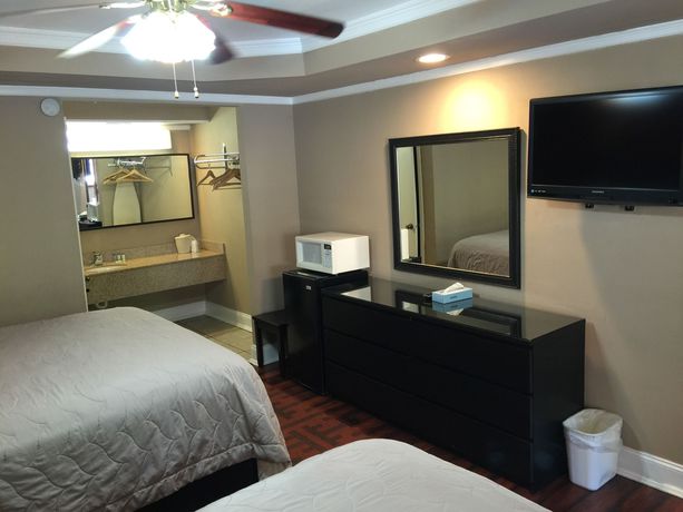 Imagen de los exteriores del Motel Riverbend and Cabins. Foto 13