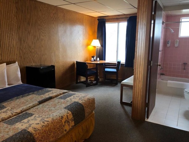 Imagen de la habitación del Motel Riviera, Mackinaw City. Foto 8
