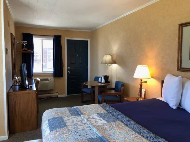 Imagen de la habitación del Motel Riviera, Mackinaw City. Foto 12