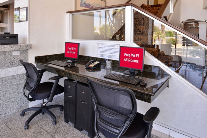 Imagen de los interiores del Motel Rodeway Inn and Suites Thousand Palms - Rancho Mirage. Foto 12
