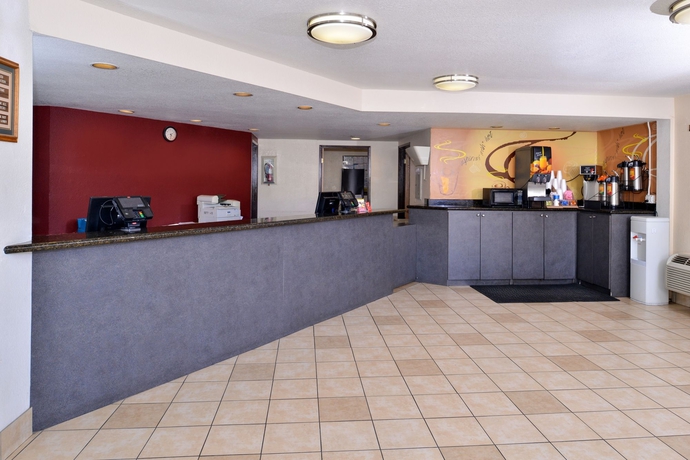 Imagen de los interiores del Motel Rodeway Inn and Suites Thousand Palms - Rancho Mirage. Foto 13