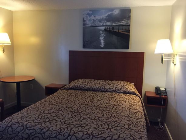 Imagen de la habitación del Motel Royal Inn, Watertown. Foto 4