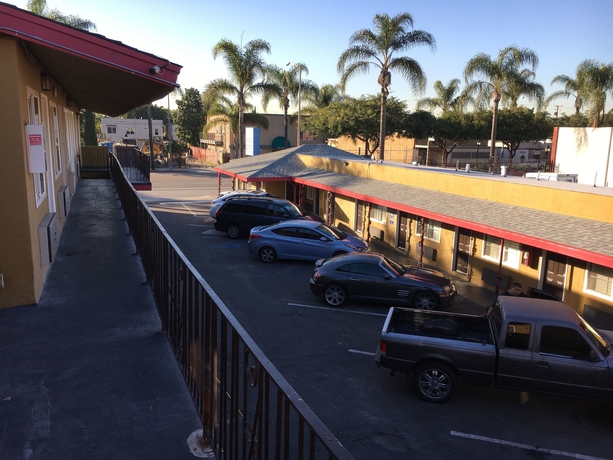 Imagen de los exteriores del Motel Ruby, Long Beach. Foto 18