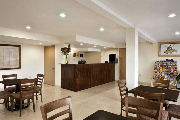 Imagen de los interiores del Motel SUPER 8 CLEARWATER. Foto 16