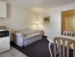 Imagen de la habitación del Motel SUPER 8 TAMPA. Foto 4