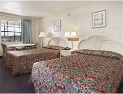 Imagen de la habitación del Motel SUPER 8 TAMPA. Foto 5