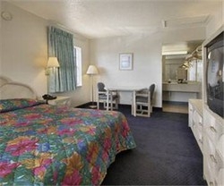 Imagen de la habitación del Motel SUPER 8 TAMPA. Foto 7