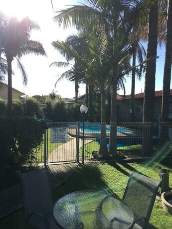Imagen de la piscina del Motel Sandbar. Foto 39