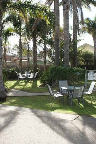 Imagen de los exteriores del Motel Sandbar. Foto 34