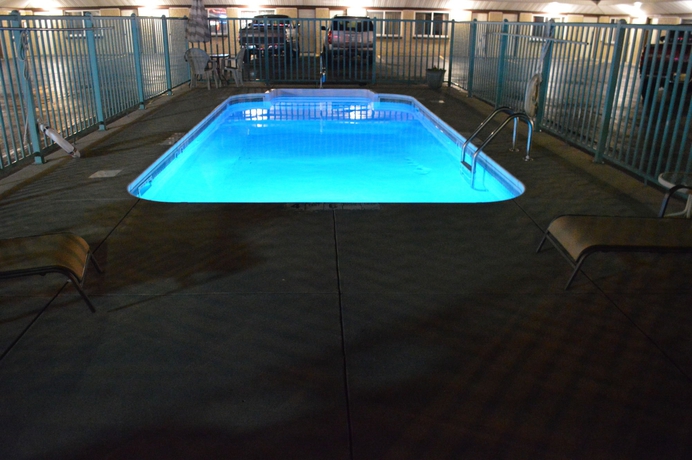 Imagen de la piscina del Motel Sands Niagara Falls. Foto 14