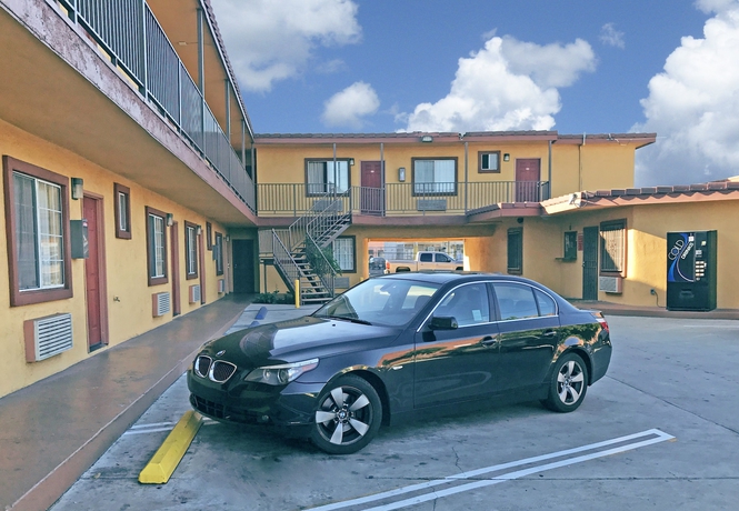 Imagen de los exteriores del Motel Satellite, Los &Aacute;ngeles. Foto 17