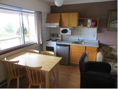 Imagen de la habitación del Motel Schooner, Tofino. Foto 13