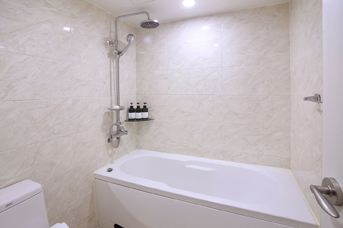 Imagen de la habitación del Motel Seven Songjeong. Foto 15