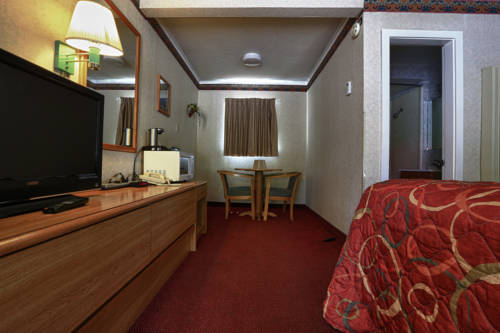 Imagen de la habitación del Motel Shasta Pines and Suites. Foto 4