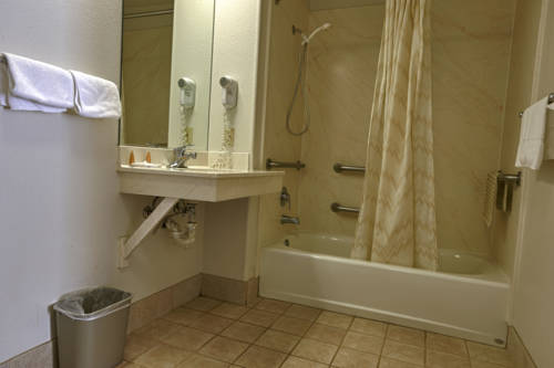 Imagen de la habitación del Motel Shasta Pines and Suites. Foto 14