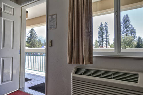 Imagen de la habitación del Motel Shasta Pines and Suites. Foto 16