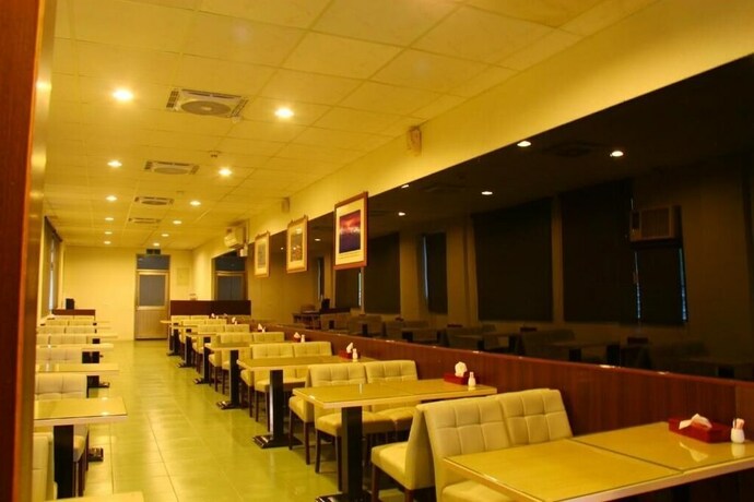 Imagen del bar/restaurante del Motel Shinyes. Foto 18