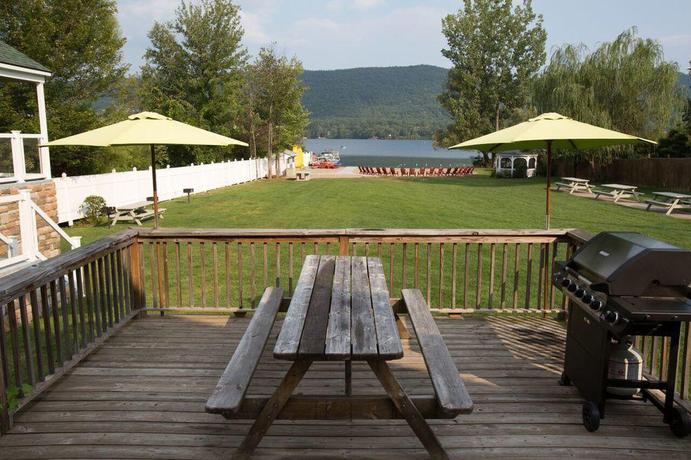 Imagen de los exteriores del Motel Shore Meadows. Foto 9