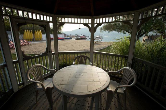 Imagen de los exteriores del Motel Shore Meadows. Foto 10