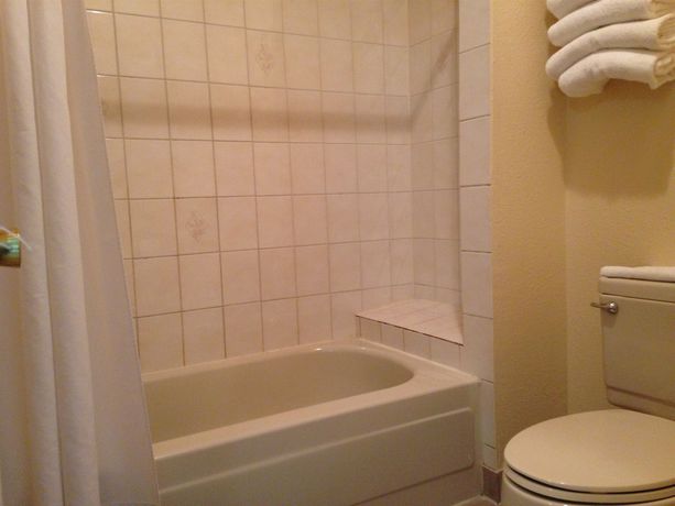 Imagen de la habitación del Motel Silver Spruce. Foto 2