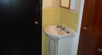 Imagen de los interiores del Motel Skyline and Campus Inn. Foto 7