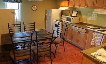 Imagen de la habitación del Motel Skyline and Campus Inn. Foto 4