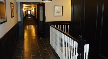 Imagen de los interiores del Motel Skyline and Campus Inn. Foto 9