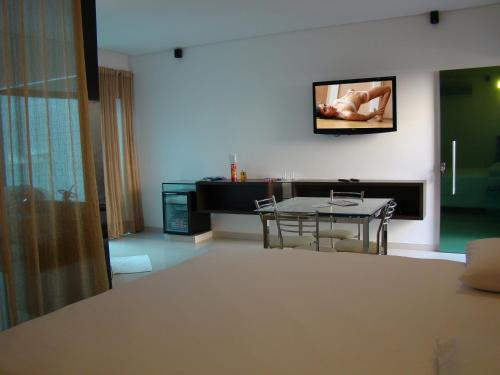Imagen general del Motel Status Perimetral Adults Only. Foto 2