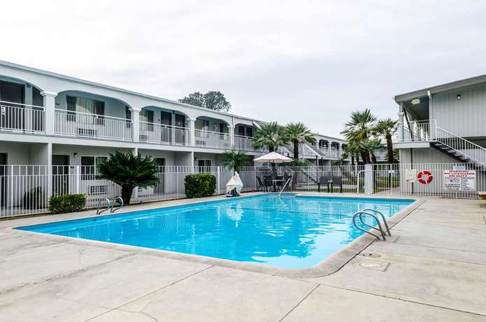 Imagen de la piscina del Motel Studio 6 Merced, Ca. Foto 16