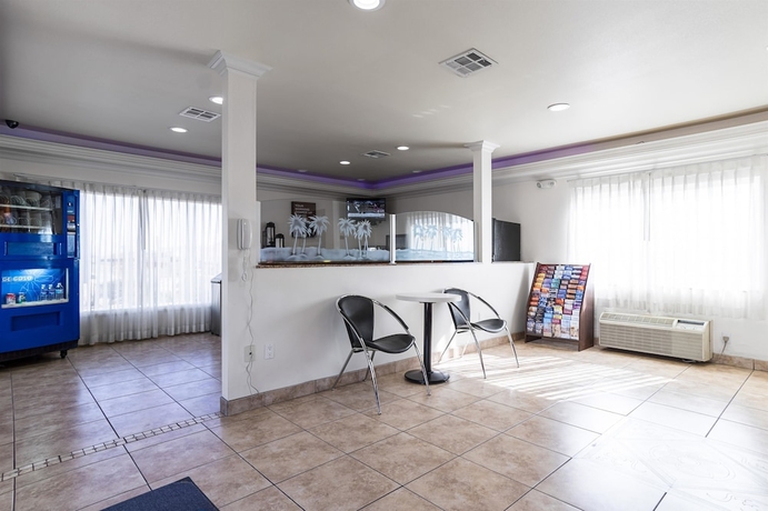 Imagen de los interiores del Motel Studio 6 Mojave, Ca - Airport. Foto 16