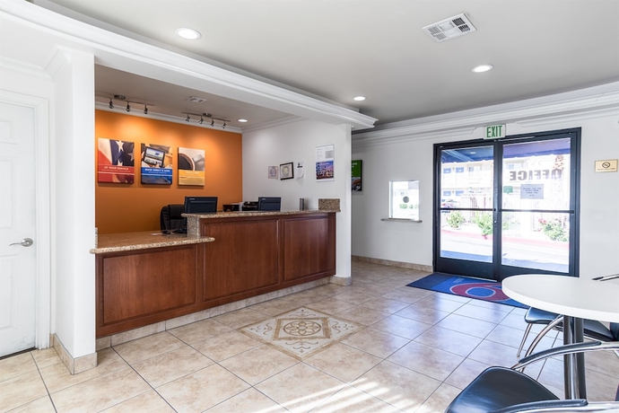 Imagen de los interiores del Motel Studio 6 Mojave, Ca - Airport. Foto 18