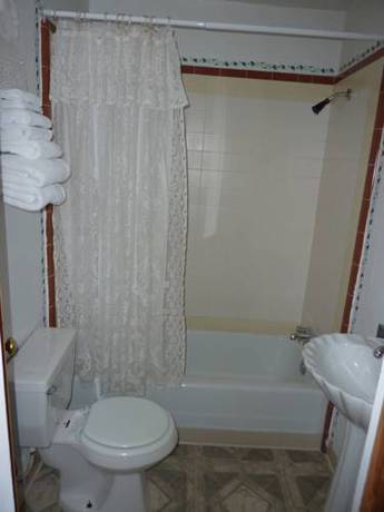 Imagen de la habitación del Motel Sugarloaf Mountain, Virginia City. Foto 13