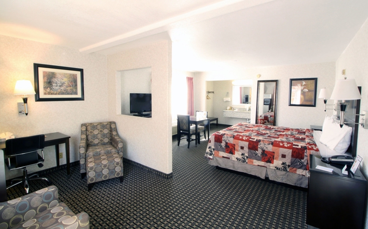 Imagen de la habitación del Motel Sunburst Spa and Suites. Foto 1