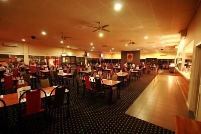 Imagen del bar/restaurante del Motel Sundowner Hotel. Foto 14