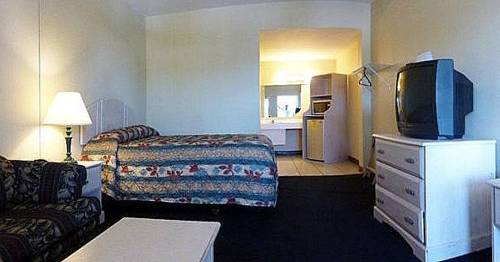 Imagen de la habitación del Motel Sunrise Inn by OYO Titusville FL. Foto 6