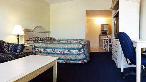 Imagen de la habitación del Motel Sunrise Inn by OYO Titusville FL. Foto 8