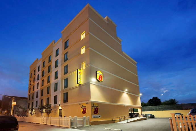 Imagen general del Motel Super 8 Bronx. Foto 4